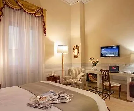 Palace Hotel *
