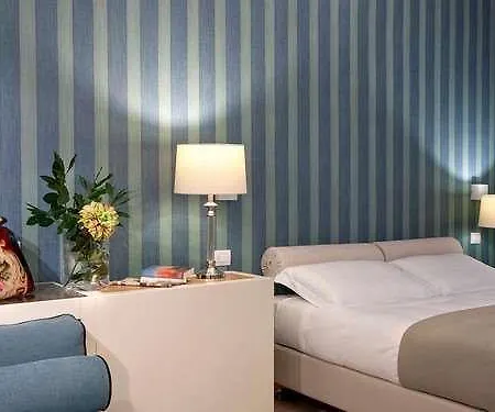 Hotel Palace *